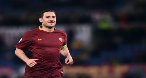 إصابة توتي بفيروس كورونا بعد أيام من وفاة والده